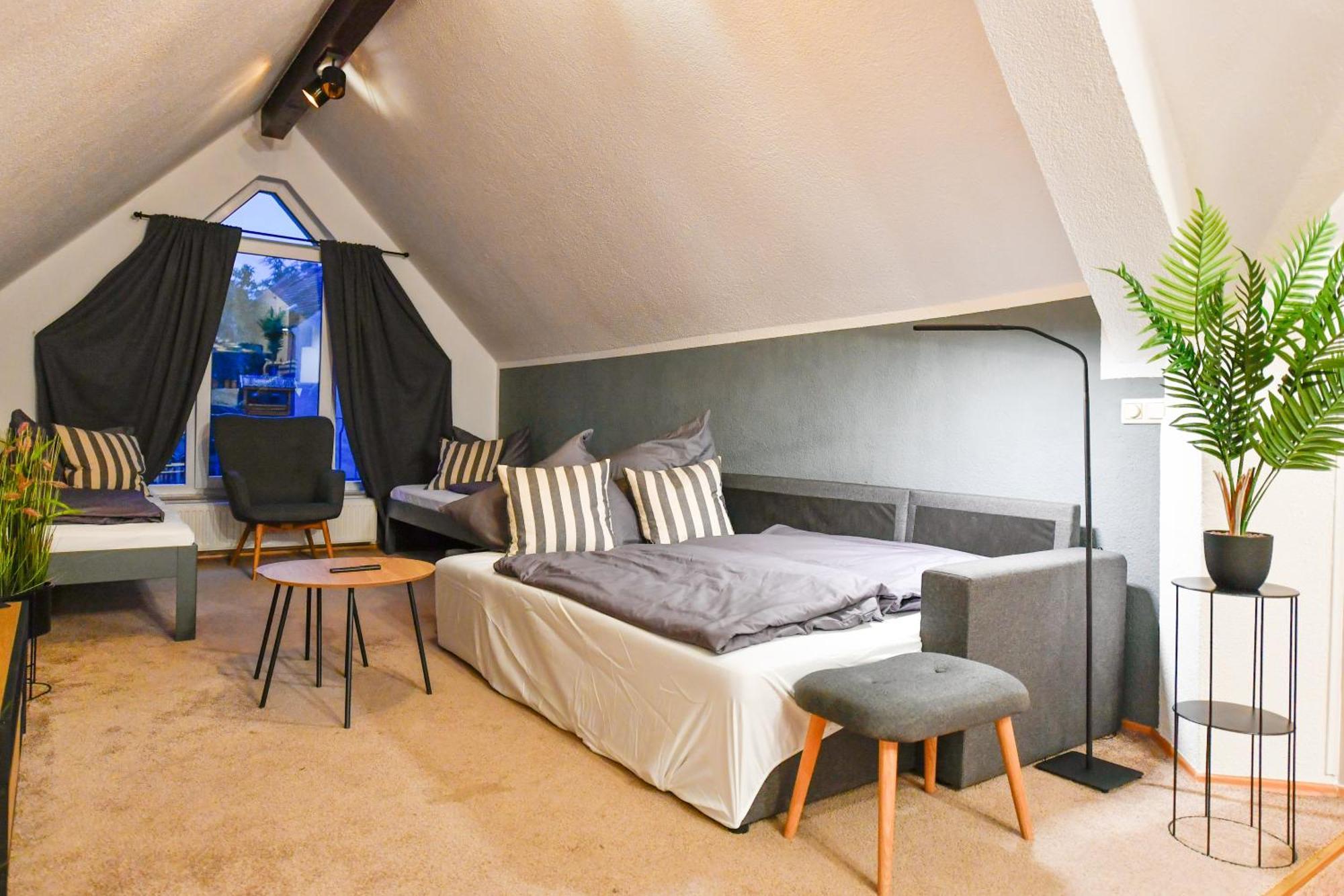 Grosses Spree Apartment, 3 Schlafzimmer Bis 10 Personen, 4X Kfz Parkplatz, Terrasse, Waschtrockner, Wlan, Netflix Котбус Екстер'єр фото