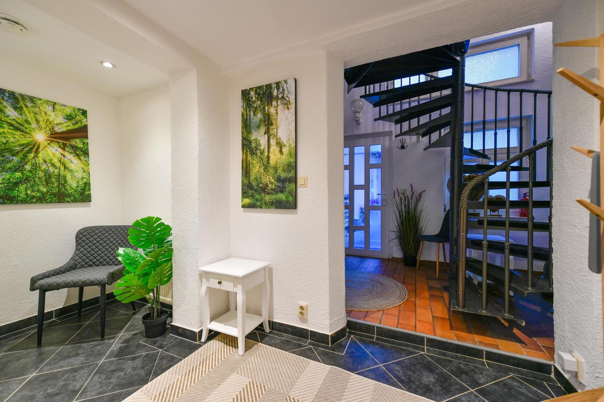 Grosses Spree Apartment, 3 Schlafzimmer Bis 10 Personen, 4X Kfz Parkplatz, Terrasse, Waschtrockner, Wlan, Netflix Котбус Екстер'єр фото